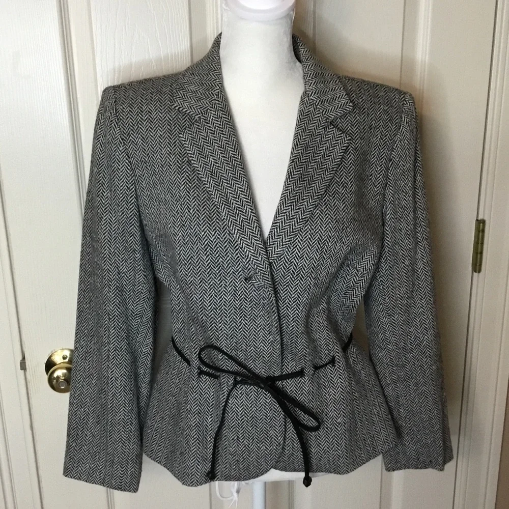Kay Unger Black & White Herringbone Tweed Wool Blend Blazer - 8